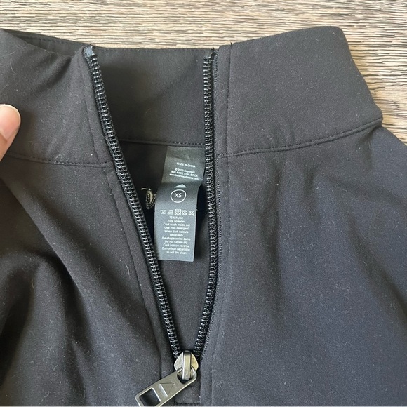Balance Athletica Black Long Sleeve Crop Zip-Up Top - Picture 4 of 7